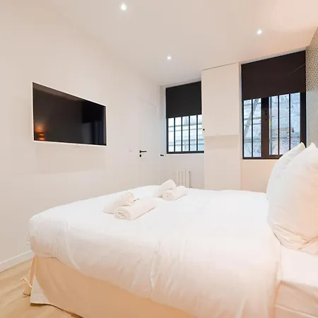 Apartment Mbm - Upper Marais Paris