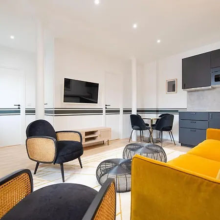 Mbm - Upper Marais Apartment